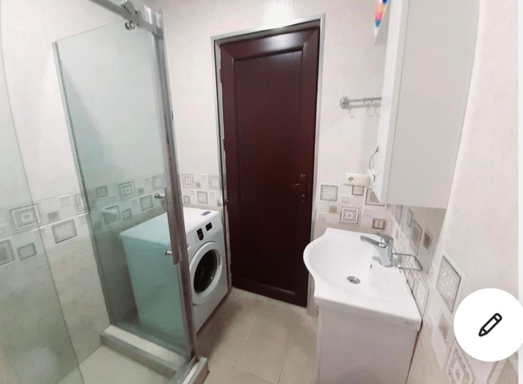 Bn Apartmen'T Appartement Batoemi Buitenkant foto